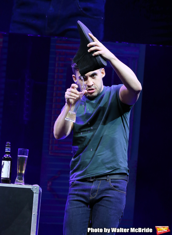 Photo Coverage: THE ILLUSIONISTS - MAGIC OF THE HOLIDAYS Press Preview Image