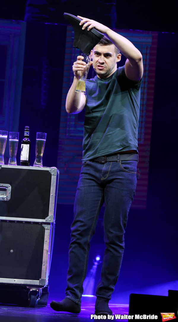 Photo Coverage: THE ILLUSIONISTS - MAGIC OF THE HOLIDAYS Press Preview Image