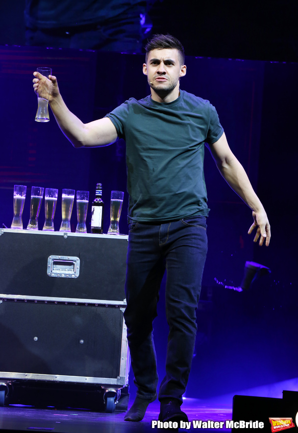 Photo Coverage: THE ILLUSIONISTS - MAGIC OF THE HOLIDAYS Press Preview Image