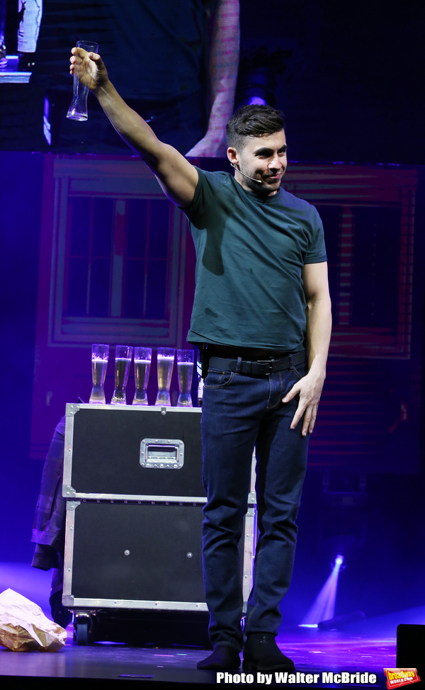 Photo Coverage: THE ILLUSIONISTS - MAGIC OF THE HOLIDAYS Press Preview Image