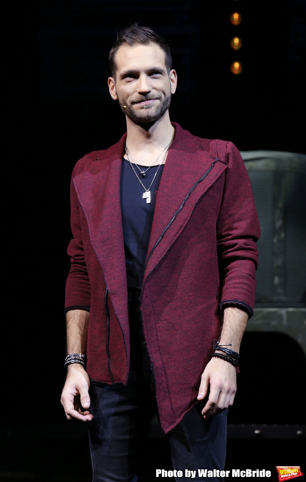 Photo Coverage: THE ILLUSIONISTS - MAGIC OF THE HOLIDAYS Press Preview Image