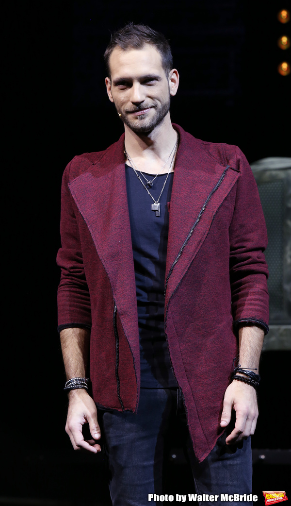 Photo Coverage: THE ILLUSIONISTS - MAGIC OF THE HOLIDAYS Press Preview Image