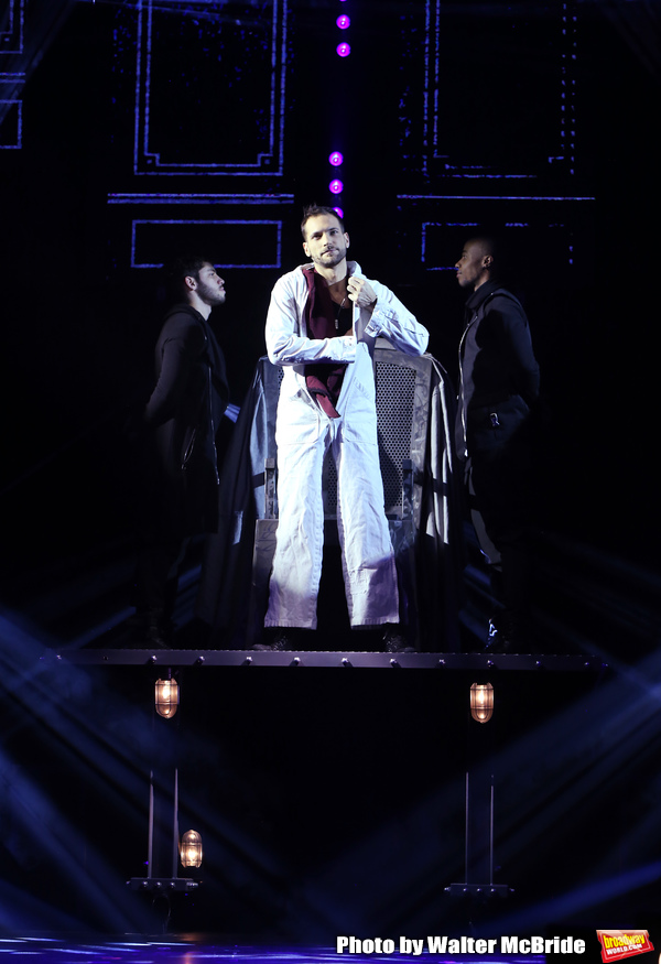 Photo Coverage: THE ILLUSIONISTS - MAGIC OF THE HOLIDAYS Press Preview Image