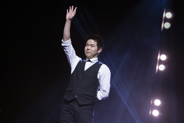 Photo Flash: Take a Look at Production Photos From THE ILLUSIONISTS - MAGIC OF THE HOLIDAYS Image
