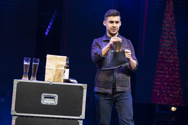 Photo Flash: Take a Look at Production Photos From THE ILLUSIONISTS - MAGIC OF THE HOLIDAYS Image