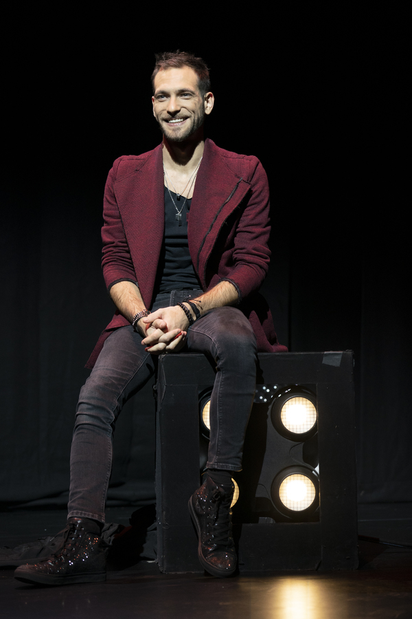Photo Flash: Take a Look at Production Photos From THE ILLUSIONISTS - MAGIC OF THE HOLIDAYS Image