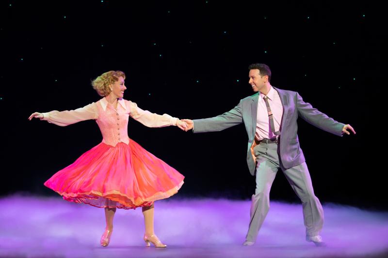 Review: WHITE CHRISTMAS National Tour Image