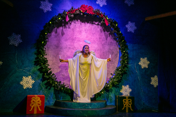 Photo Flash: First Look at TheatreWorks New Milford's WRECK THE HALLS Image