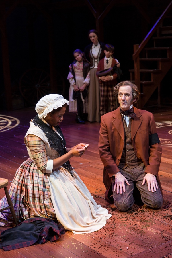 Photo Flash: A CHRISTMAS CAROL Rings In The Holidays At Hartford Stage 