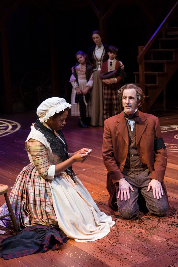 Photo Flash: A CHRISTMAS CAROL Rings In The Holidays At Hartford Stage Image