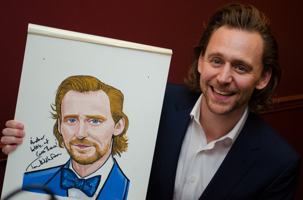 Photo Coverage: Tom Hiddleston Receives Portrait at Sardi's Image