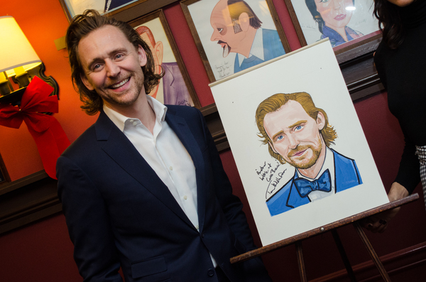 Photo Coverage: Tom Hiddleston Receives Portrait at Sardi's Image