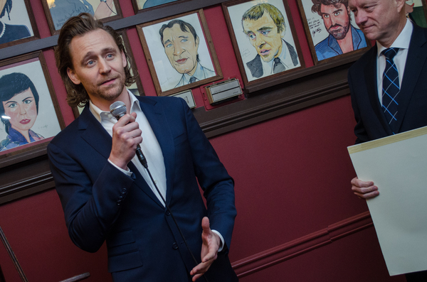 Photo Coverage: Tom Hiddleston Receives Portrait at Sardi's Image