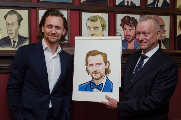 Photo Coverage: Tom Hiddleston Receives Portrait at Sardi's Image