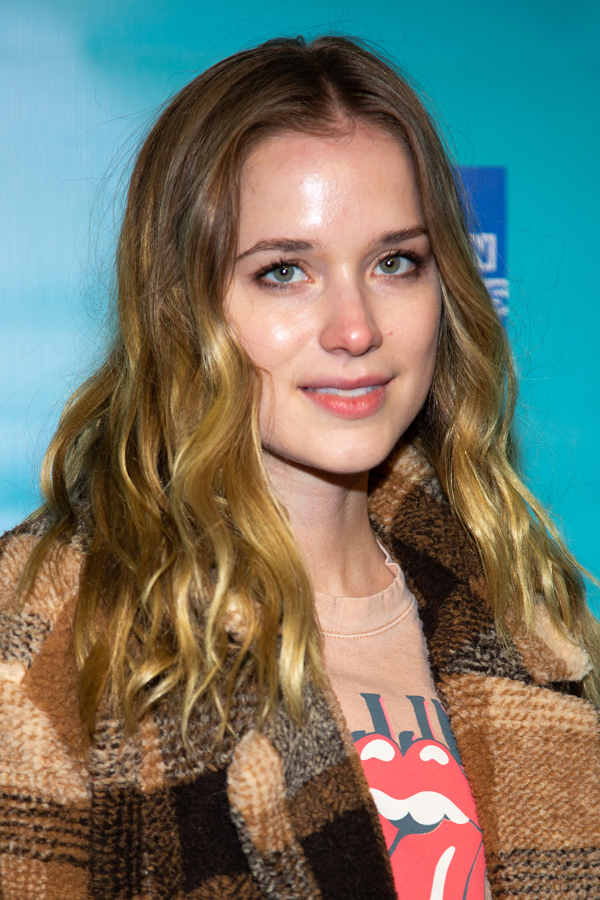 Photo Coverage: Alanis Morissette & More Walk the Opening Night Red Carpet at JAGGED LITTLE PILL Image