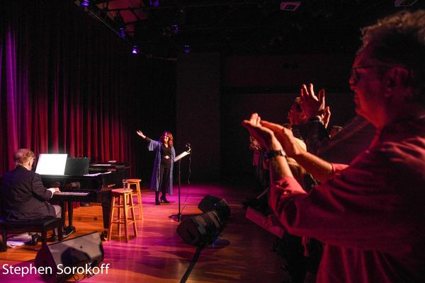 Photo Coverage: Maureen McGovern Plays The RRAZZ ROOM 