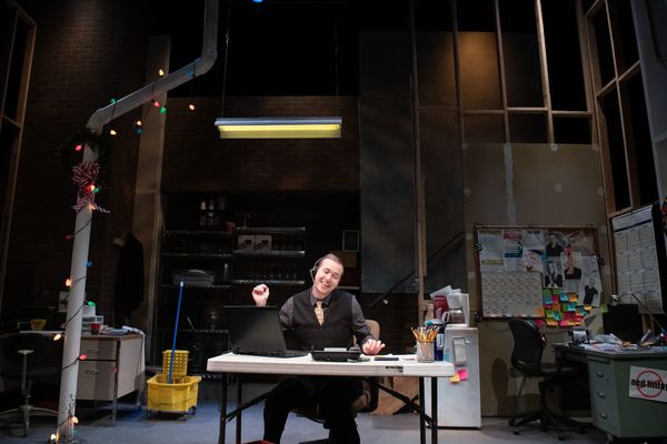 Photo Flash: Check Out New Photos of The New Jewish Theatre's FULLY COMMITTED 