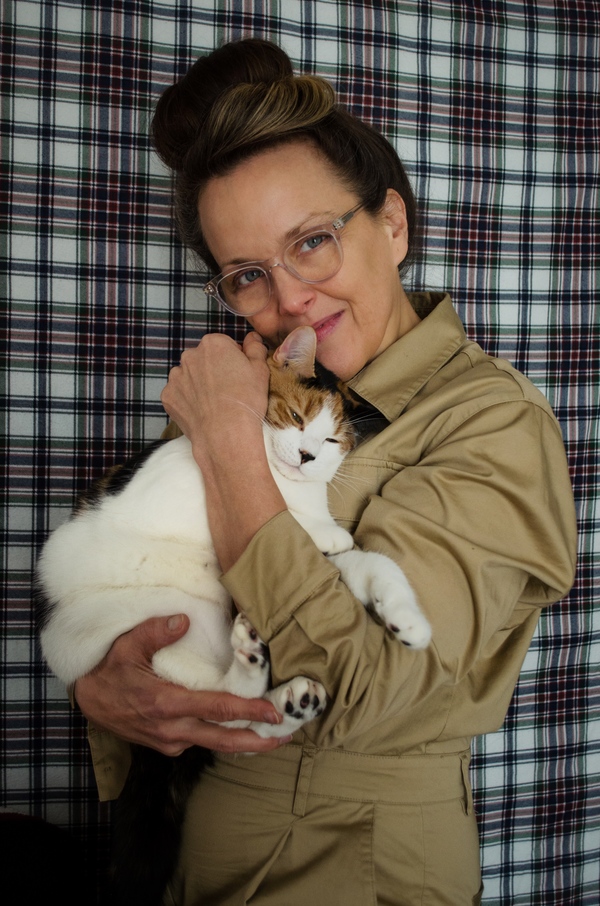 Tails of Broadway: Alice Ripley Cuddles Up with Carly and Suzy Image
