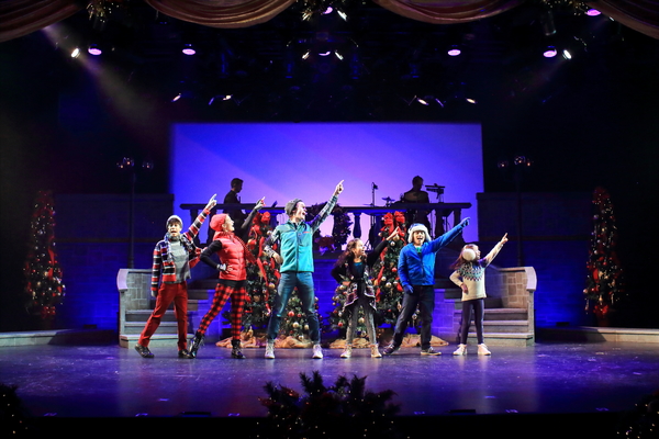 Photo Flash: Flat Rock Playhouse Presents A FLAT ROCK PLAYHOUSE CHRISTMAS Image