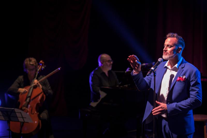 Review: A NIGHT WITH HAYDEN TEE – UP CLOSE AND INTIMATE Shares Heartfelt Expressions Of Well Known Musical Theatre Favourites In A Combination Of Cabaret And Cosmetic  Image