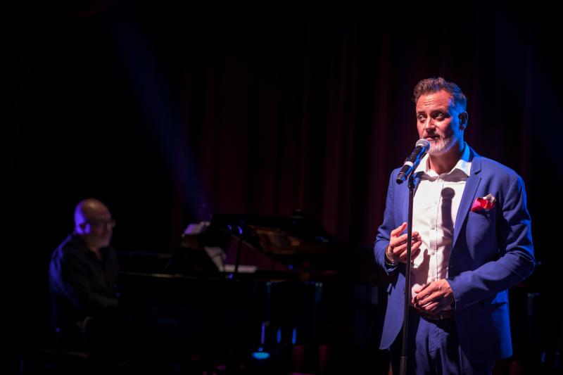 Review: A NIGHT WITH HAYDEN TEE – UP CLOSE AND INTIMATE Shares Heartfelt Expressions Of Well Known Musical Theatre Favourites In A Combination Of Cabaret And Cosmetic 