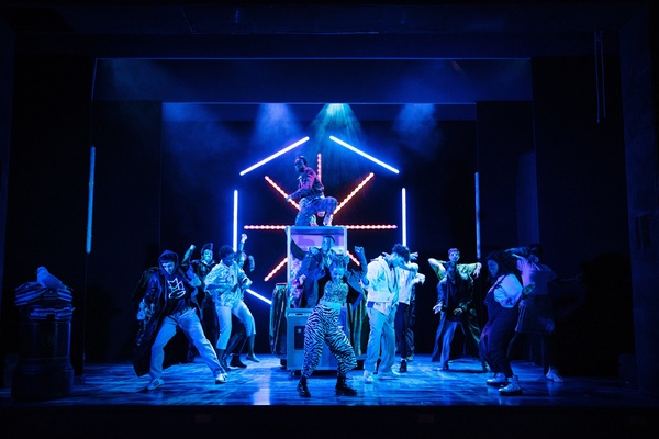 Photo Flash: First Look at A MIDSUMMER NIGHT'S DREAM at the Criterion Theatre Image