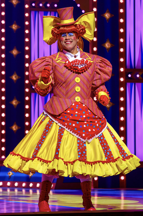 Photo Flash: First Look at GOLDILOCKS AND THE THREE BEARS at the London Palladium Image