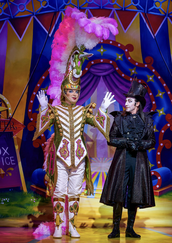 Photo Flash: First Look at GOLDILOCKS AND THE THREE BEARS at the London Palladium Image