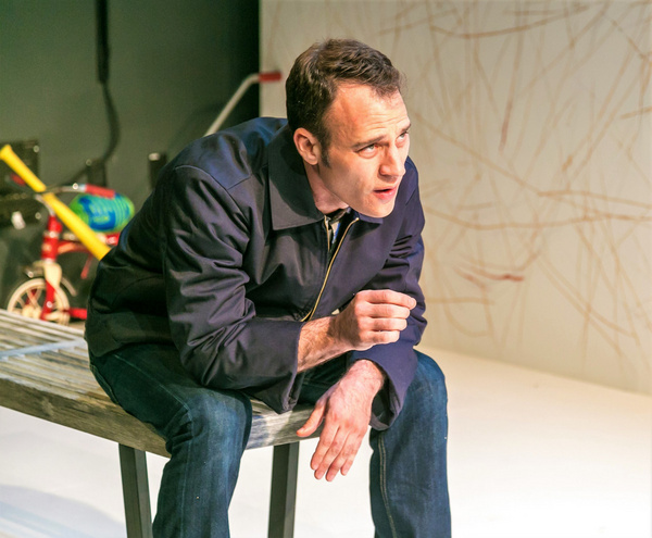 Photo Flash: Knife Edge Production Of Neil LaBute's IN A DARK DARK HOUSE Image