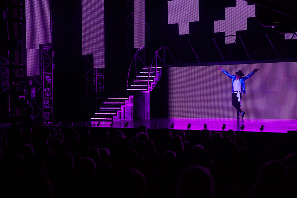 Photo Flash: First Look at Peter Andre in THRILLER LIVE Image