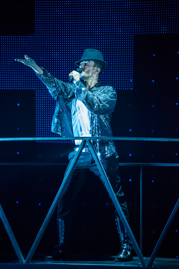 Photo Flash: First Look at Peter Andre in THRILLER LIVE Image