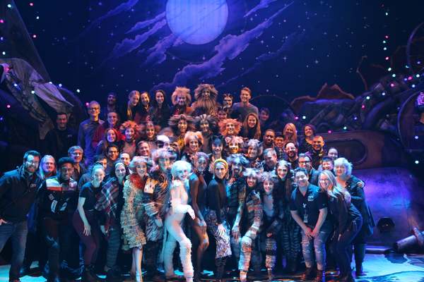 Photo/Video: Celine Dion Visits CATS Tour Image