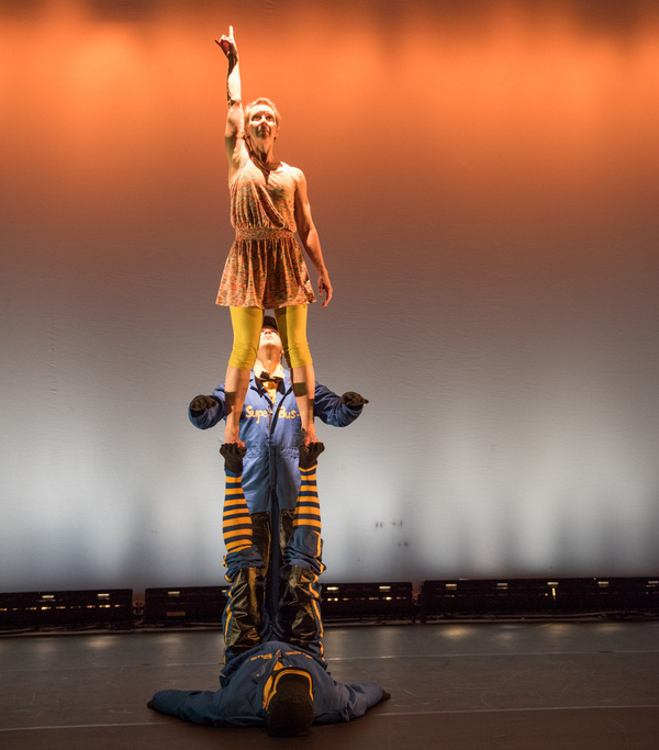 Photo Flash: Aura CuriAtlas Performs At Steppenwolf Image
