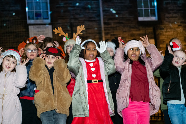 Photo Flash: Edinburgh Celebrates COMMUNITY CHRISTMAS Image
