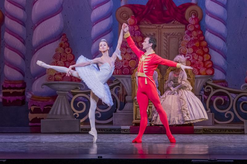 Review: Toronto International Ballet Theatre's THE NUTCRACKER Proves That What Glitters Can Be Golden 