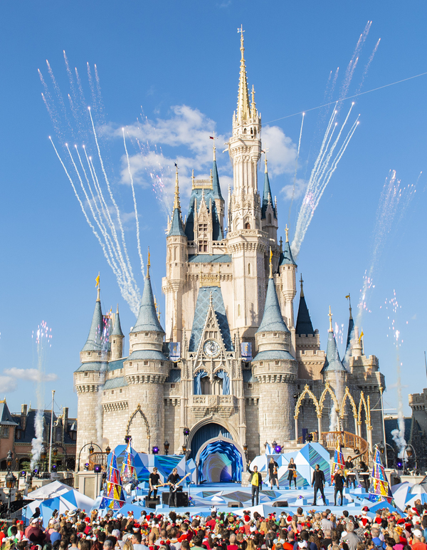 Photo Flash: DISNEY PARKS MAGICAL CHRISTMAS DAY PARADE Airs Wednesday, December 25 