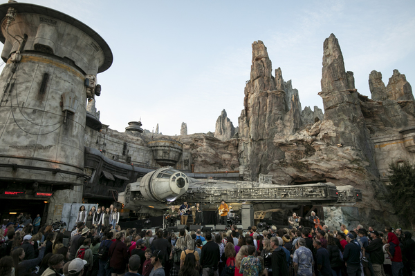 Photo Flash: DISNEY PARKS MAGICAL CHRISTMAS DAY PARADE Airs Wednesday, December 25 Image