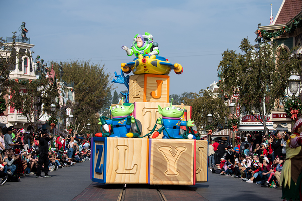 Photo Flash: DISNEY PARKS MAGICAL CHRISTMAS DAY PARADE Airs Wednesday, December 25 