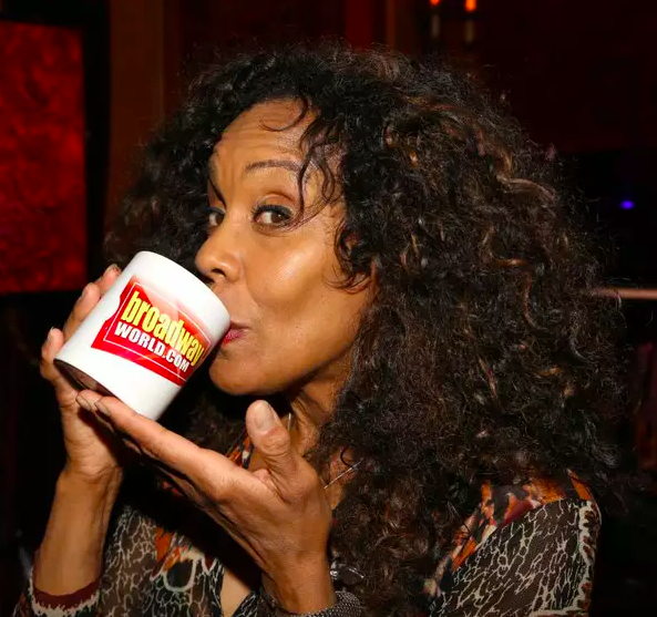 Wake Up With BWW 12/19: CATS Film Reviews, RAGTIME Concert, and More! Image