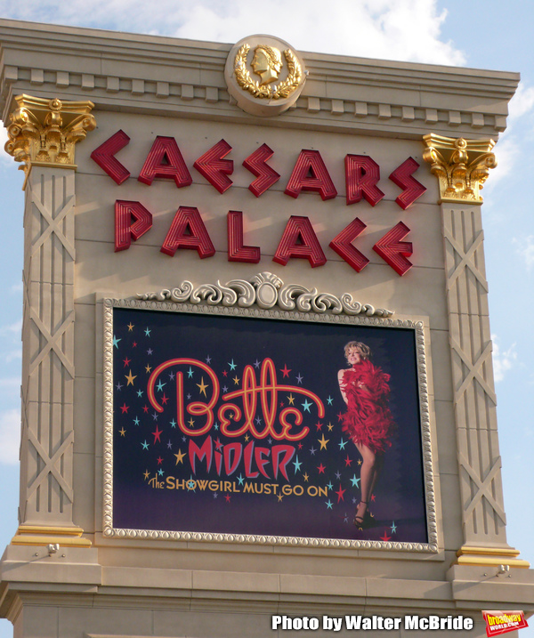 Theatre Marquee for The Showgirl Must go on playing the Colosseum at Caesars Palace i Photo