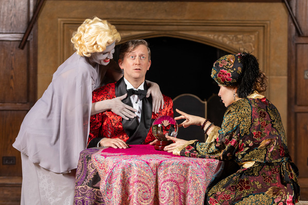 Photo Flash: First Look At BLITHE SPIRIT At Meadow Brook Theatre 