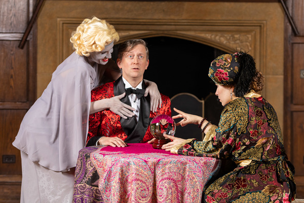 Photo Flash: First Look At BLITHE SPIRIT At Meadow Brook Theatre Image