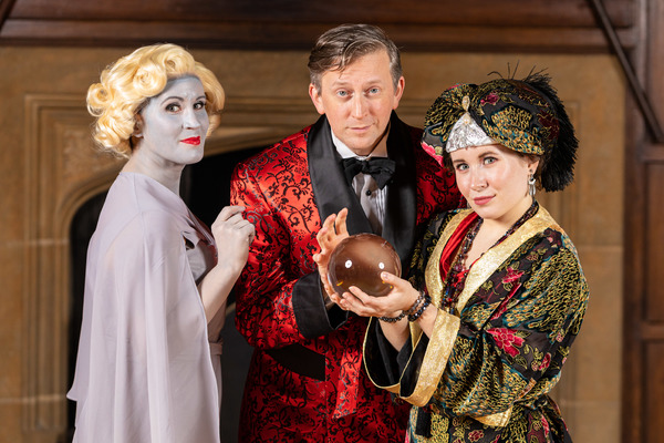 Photo Flash: First Look At BLITHE SPIRIT At Meadow Brook Theatre 