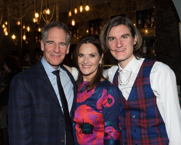 Scott Bakula, Chelsea Field, and Owen Bakula Photo