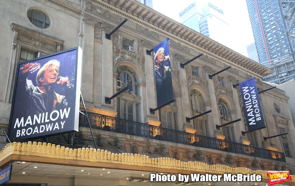 Theatre Marquee unveiling for "Manilow Broadway" starring Barry Manilow at the Lunt-F Photo
