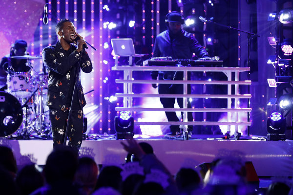 Photo Flash: See Leslie Odom Jr. Perform on NBC'S NEW YEAR'S EVE 2020 Image