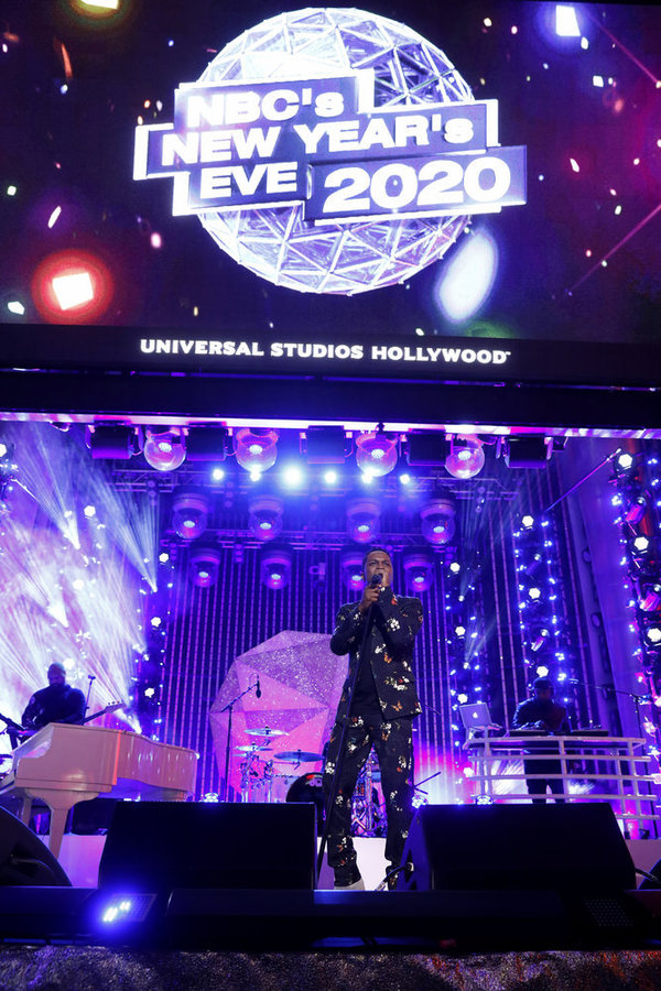 Photo Flash: See Leslie Odom Jr. Perform on NBC'S NEW YEAR'S EVE 2020 