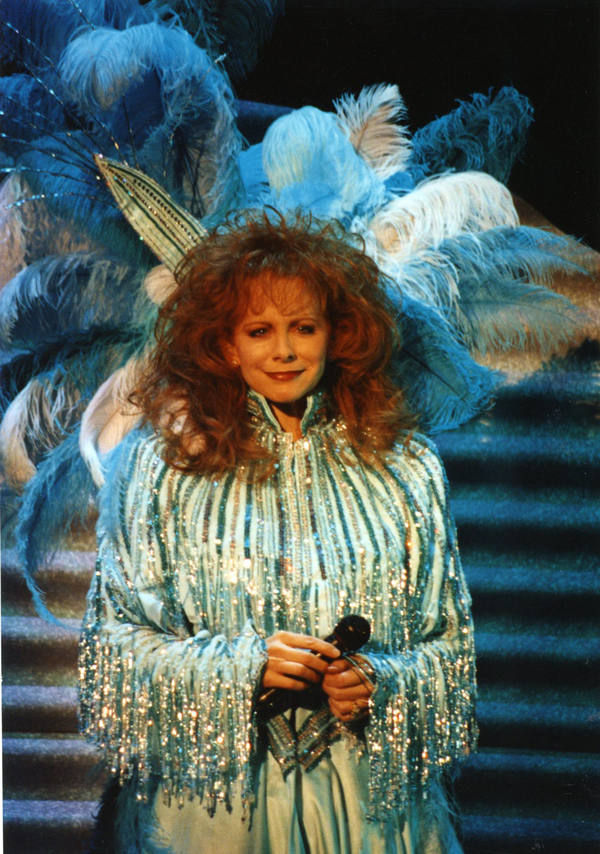 Photo Flash: Reba McEntire's Best Stage Looks! Image