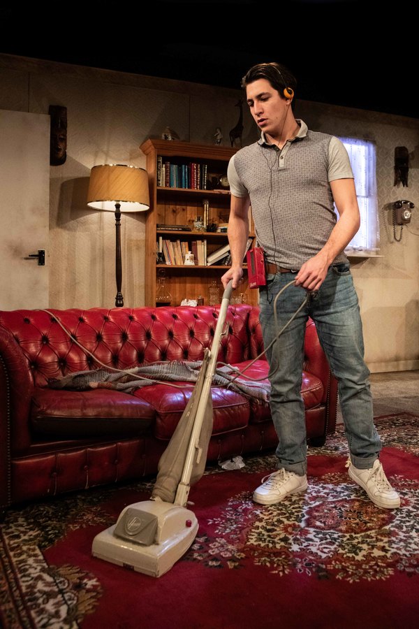 Photo Flash: First Look at Production Photos for Kevin Elyot's COMING CLEAN Image