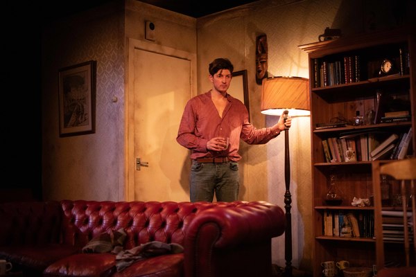 Photo Flash: First Look at Production Photos for Kevin Elyot's COMING CLEAN Image